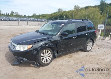 2013 Subaru Forester 2.5X Premium z USA, uszkodzony, nr VIN JF2SHADC9DH445664
